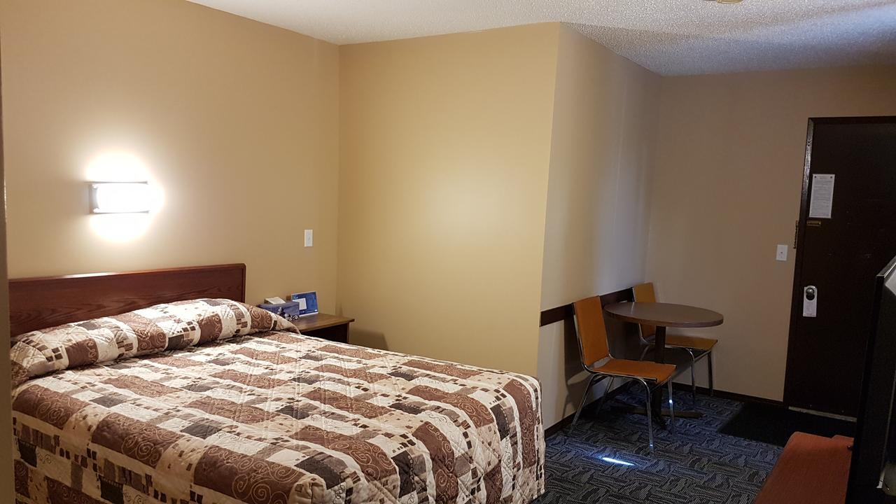 Golden West Motor Inn Carstairs Exteriér fotografie