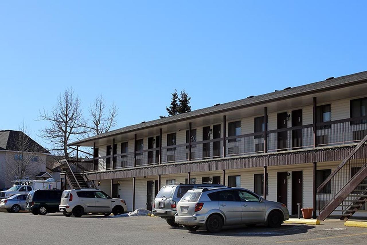 Golden West Motor Inn Carstairs Exteriér fotografie